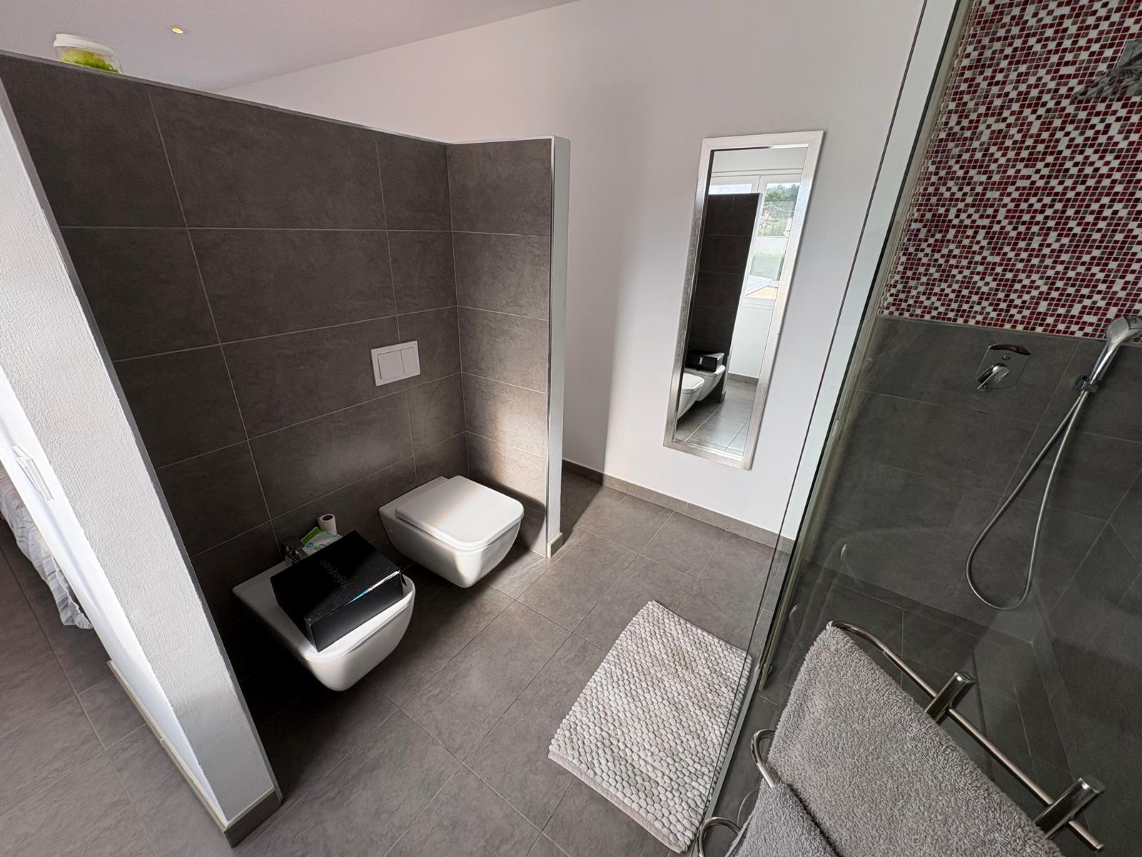 Modern detached family house with private pool