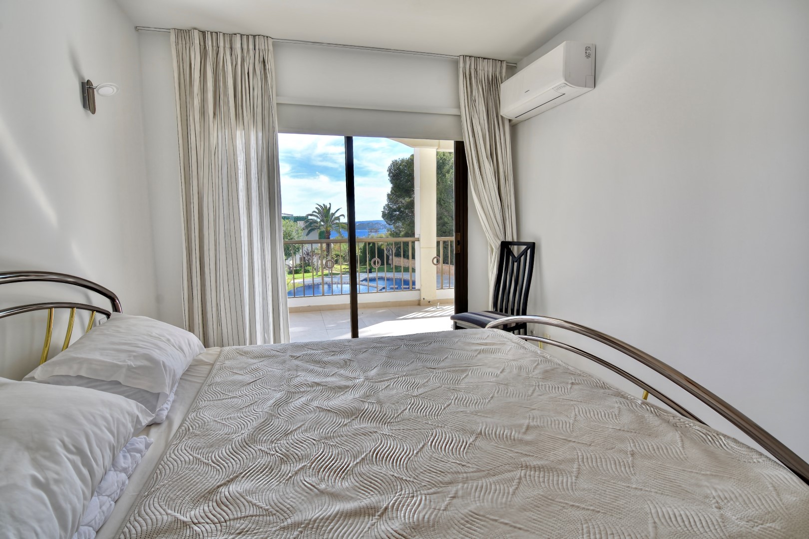 Charming 3 bedroom apartment in Silver Point, sea view