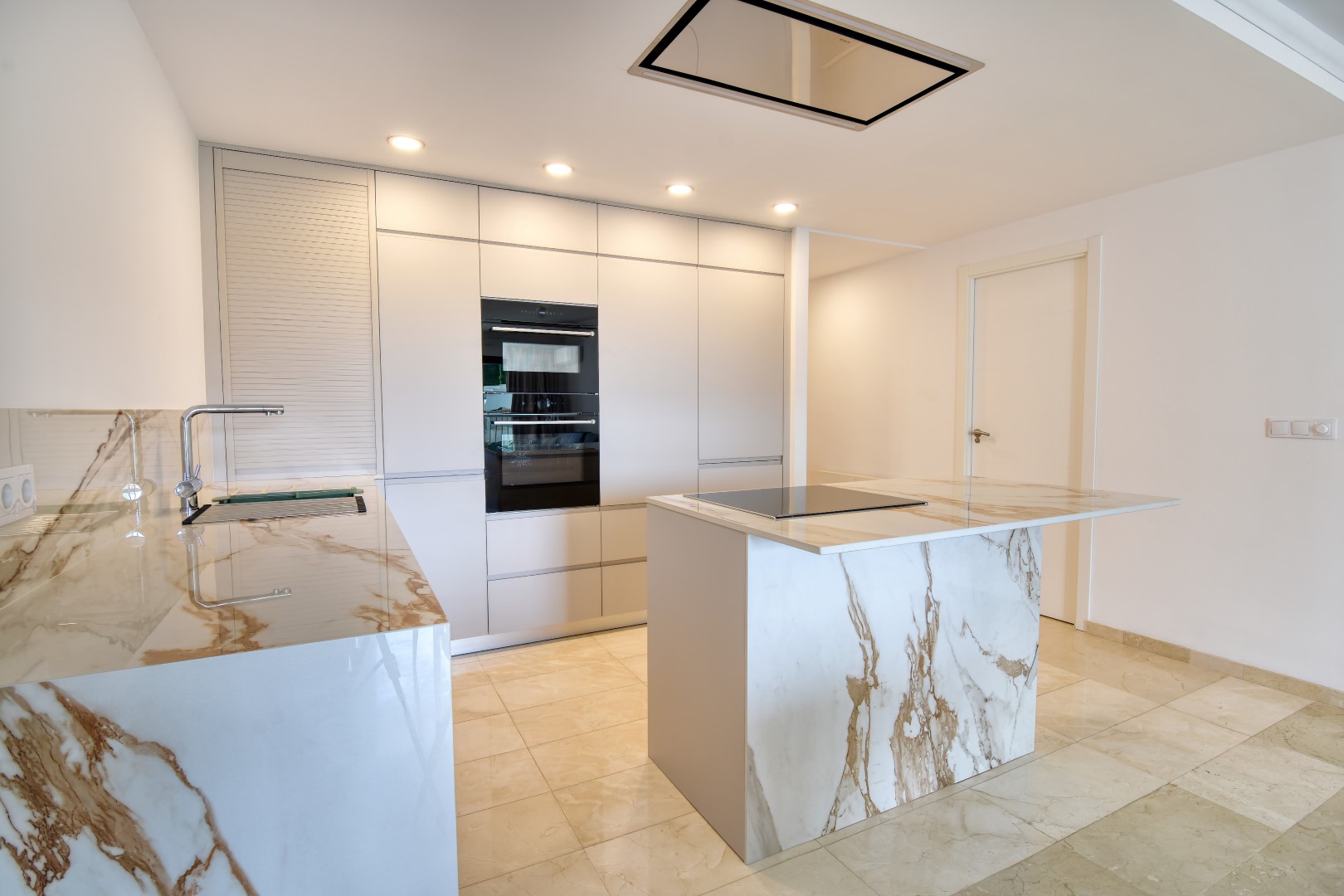 Charming 3 bedroom apartment in Silver Point, sea view