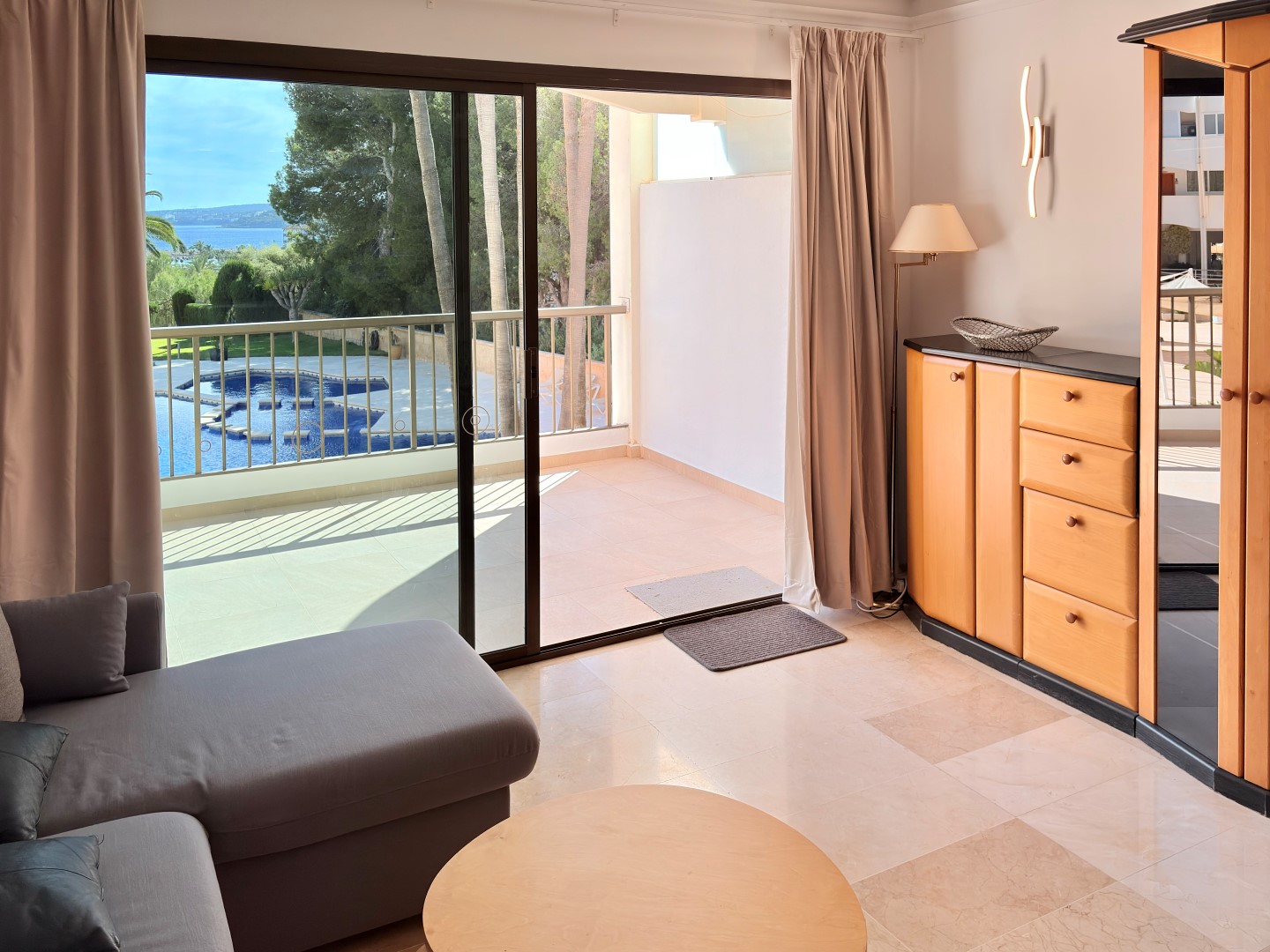 Charming 3 bedroom apartment in Silver Point, sea view