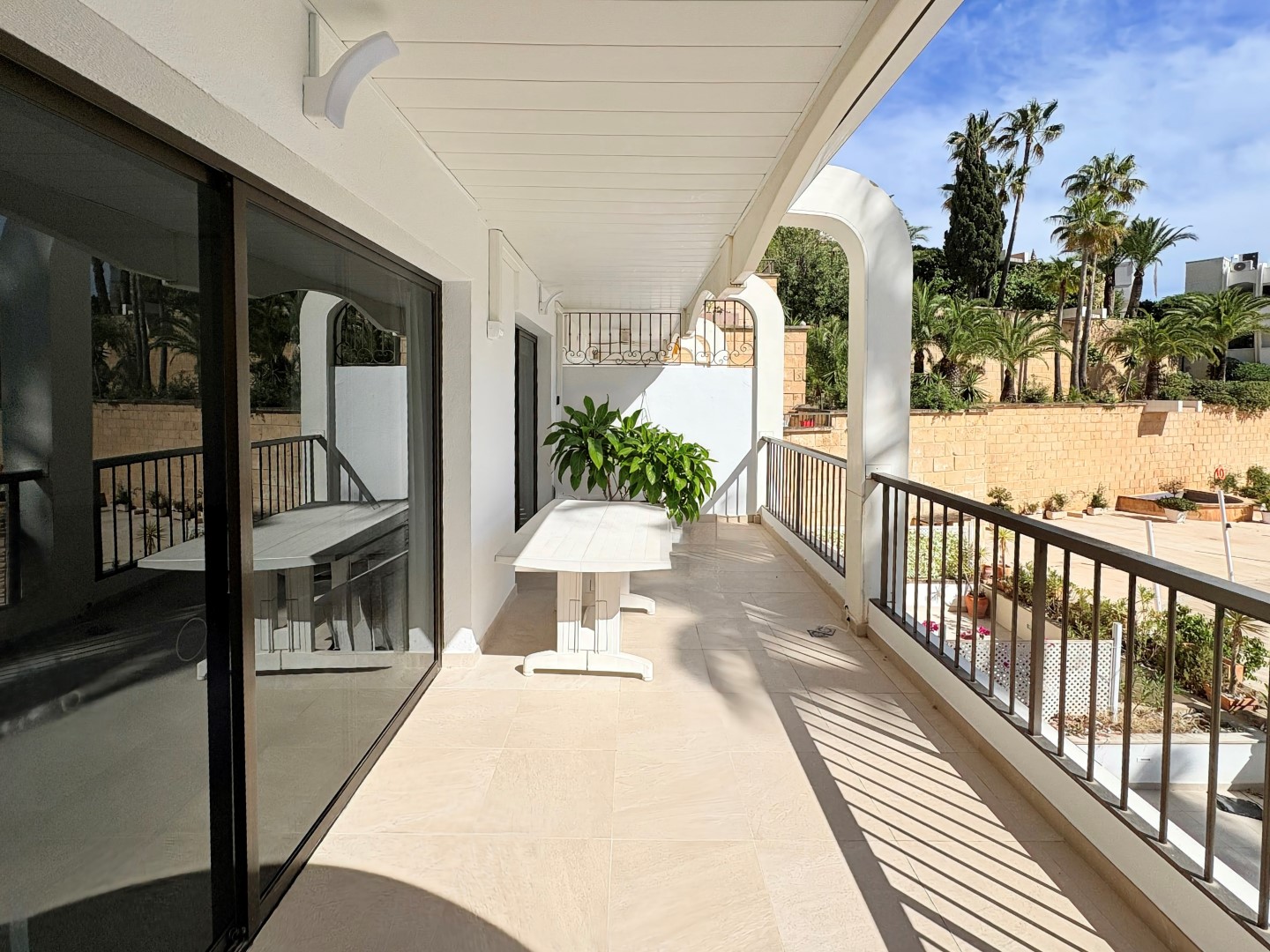 Charming 3 bedroom apartment in Silver Point, sea view